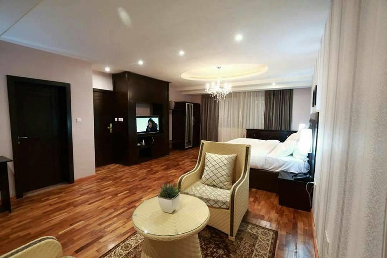 Tivoli Hotel Seafront Ikoyi Aliayabiagba 외부 사진