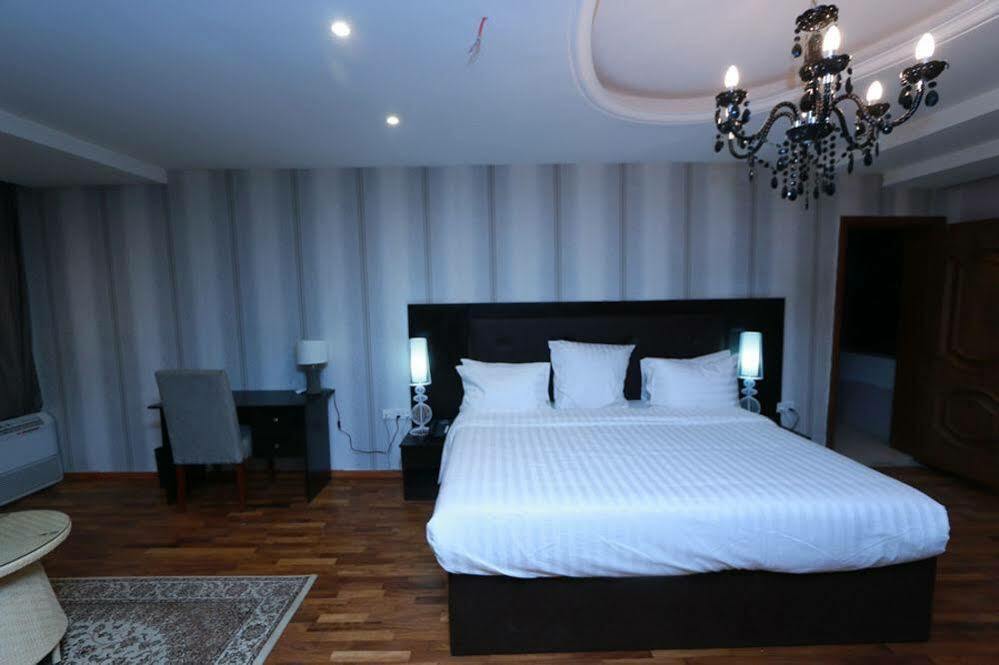 Tivoli Hotel Seafront Ikoyi Aliayabiagba 외부 사진