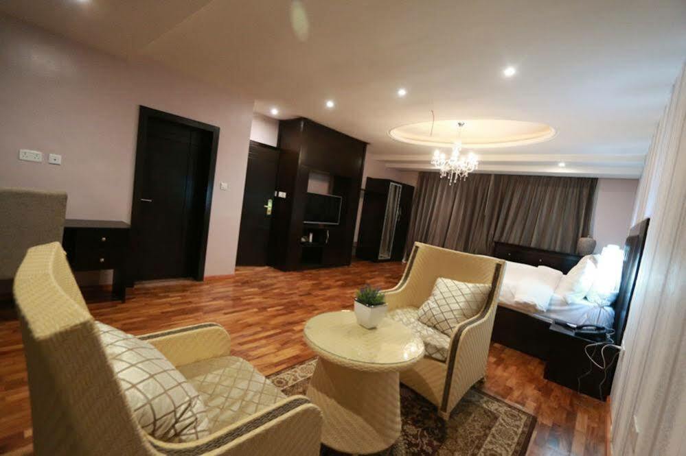 Tivoli Hotel Seafront Ikoyi Aliayabiagba 외부 사진